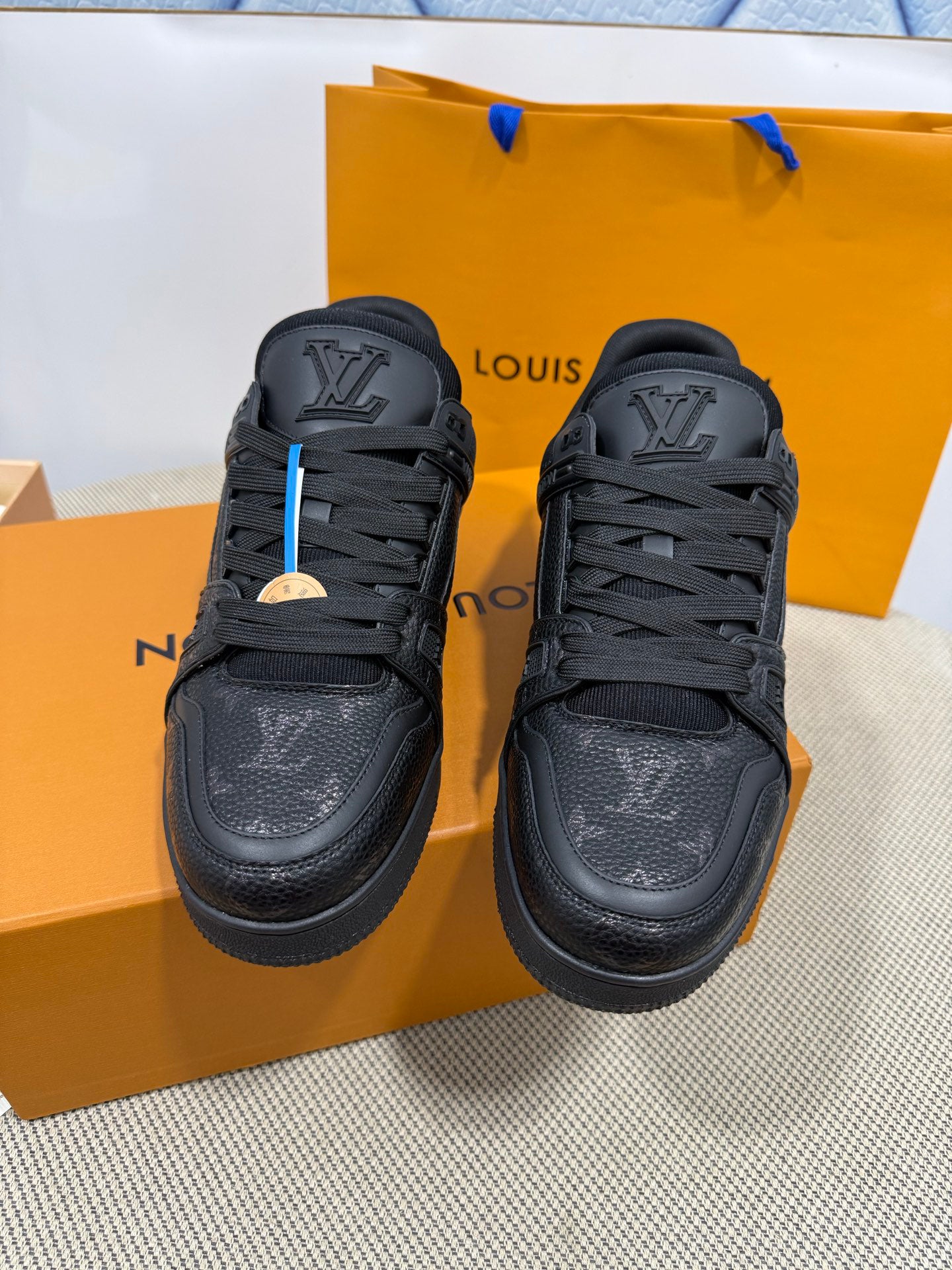 SHOES-LV-LY-360