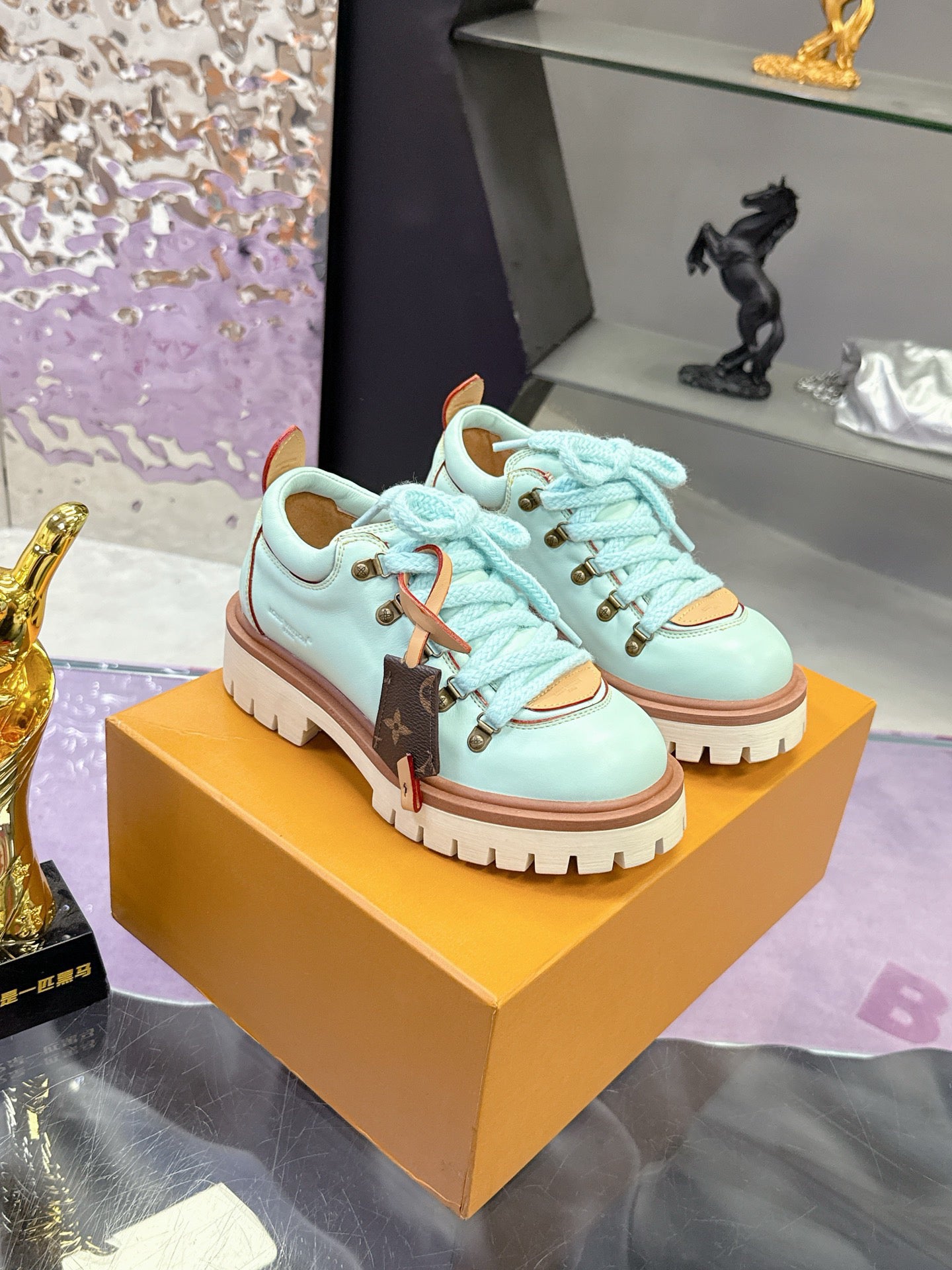 SHOES-LV-LY-570