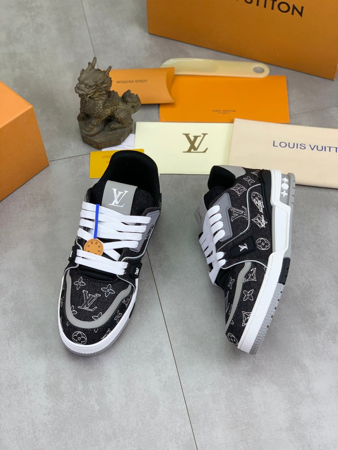 SHOES-LV-LY-332