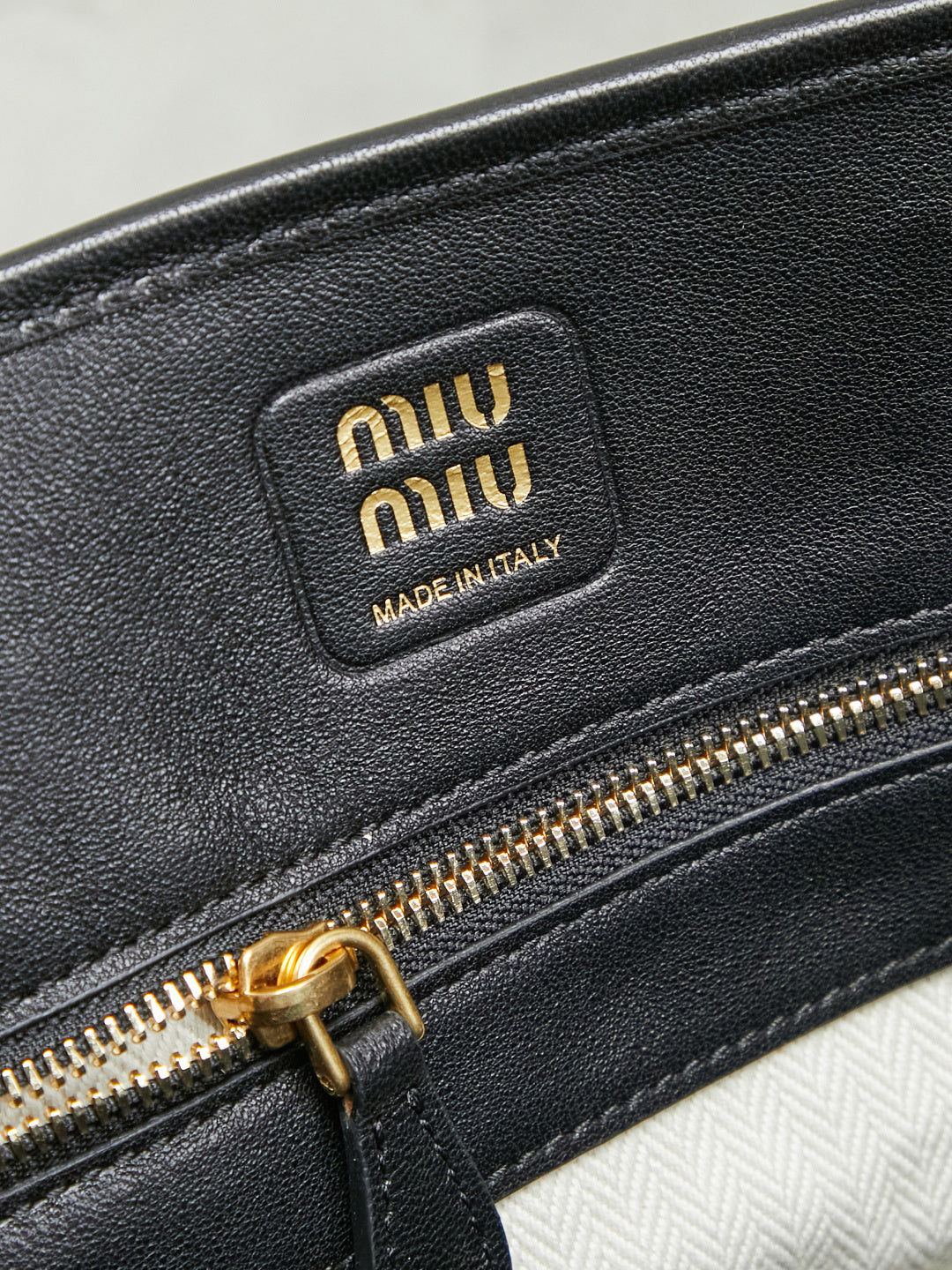 BAG-MIUMIU-LY-083