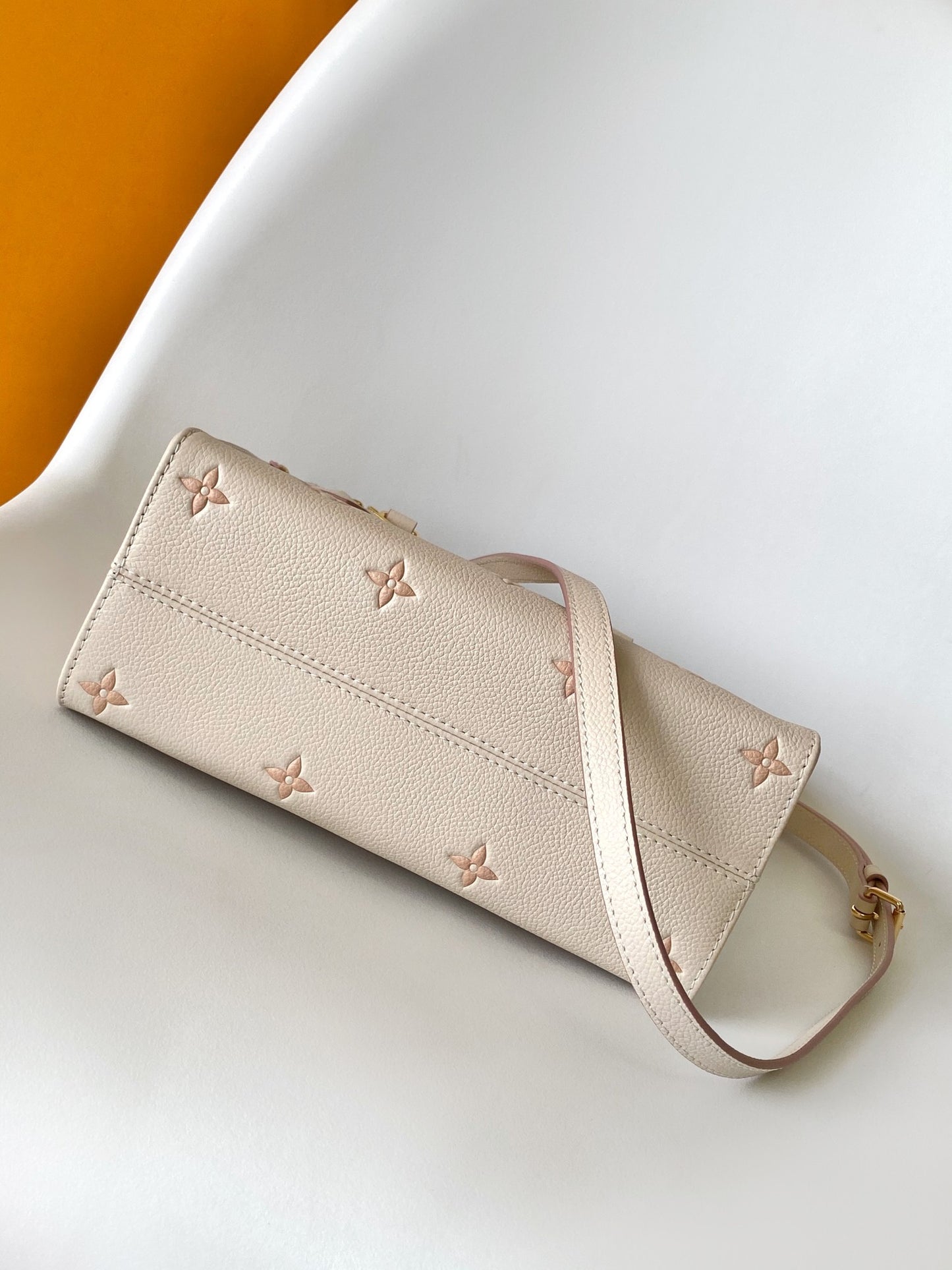 BAG-LV-W-NEW-1106