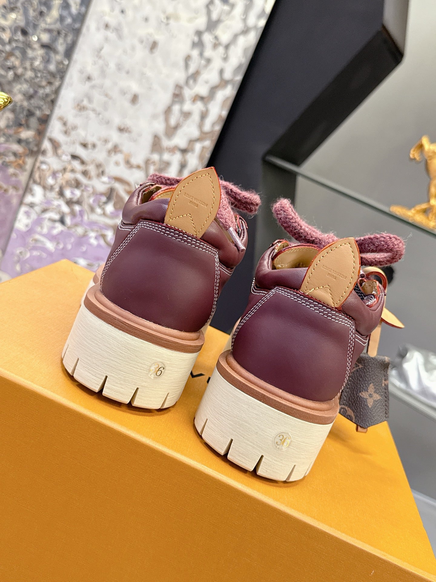 SHOES-LV-LY-555