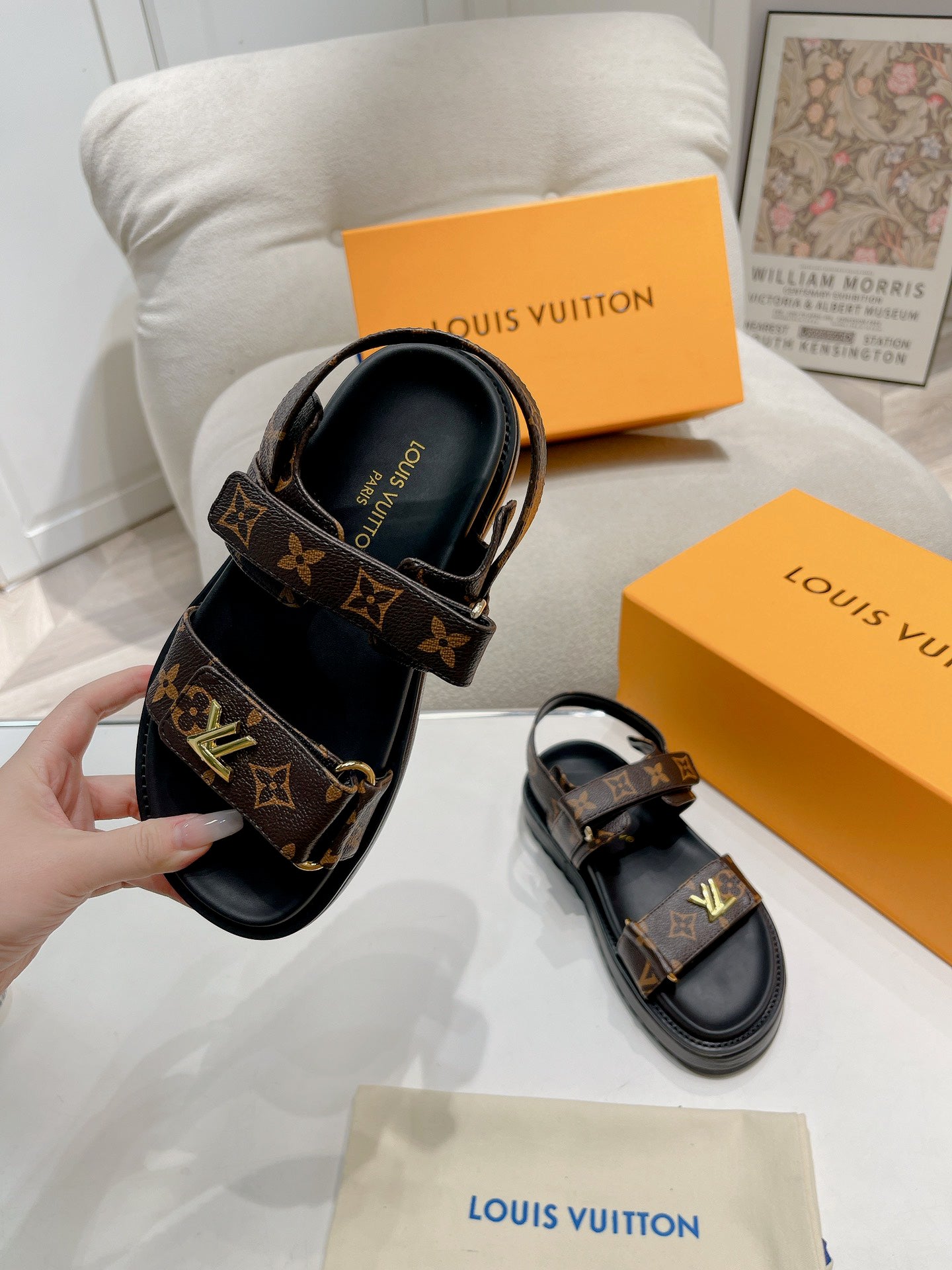 SHOES-LV-LY-018