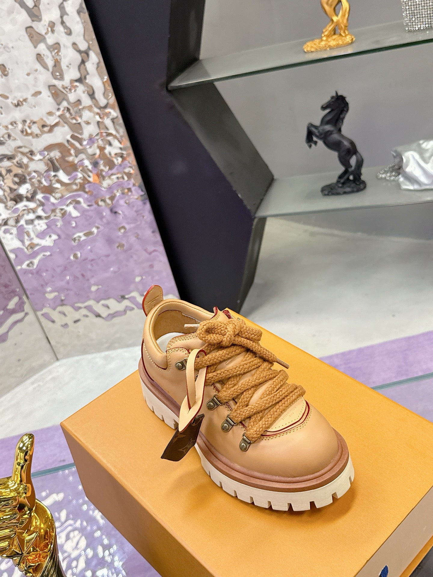 SHOES-LV-LY-561