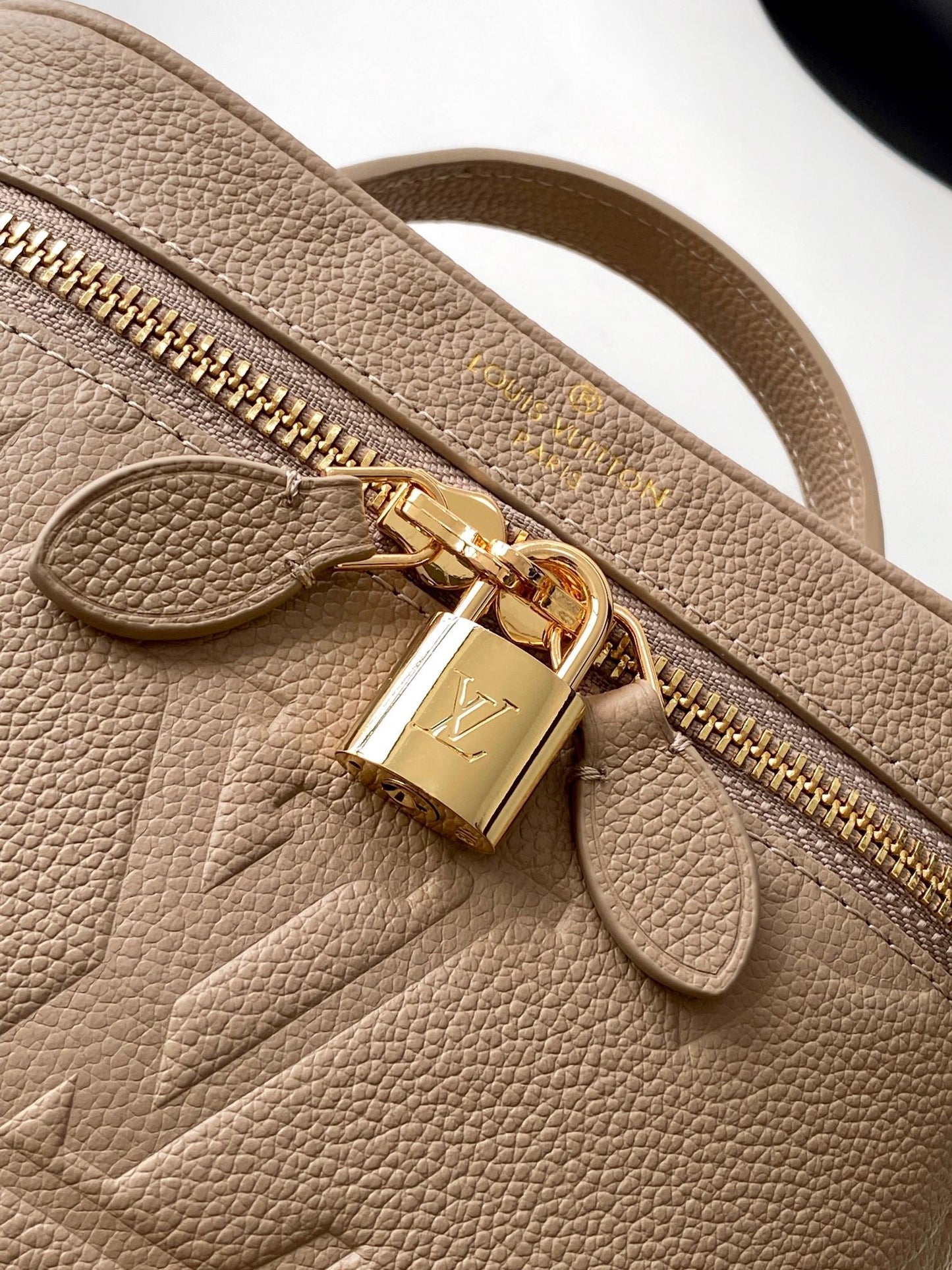 BAG-LV-W-068