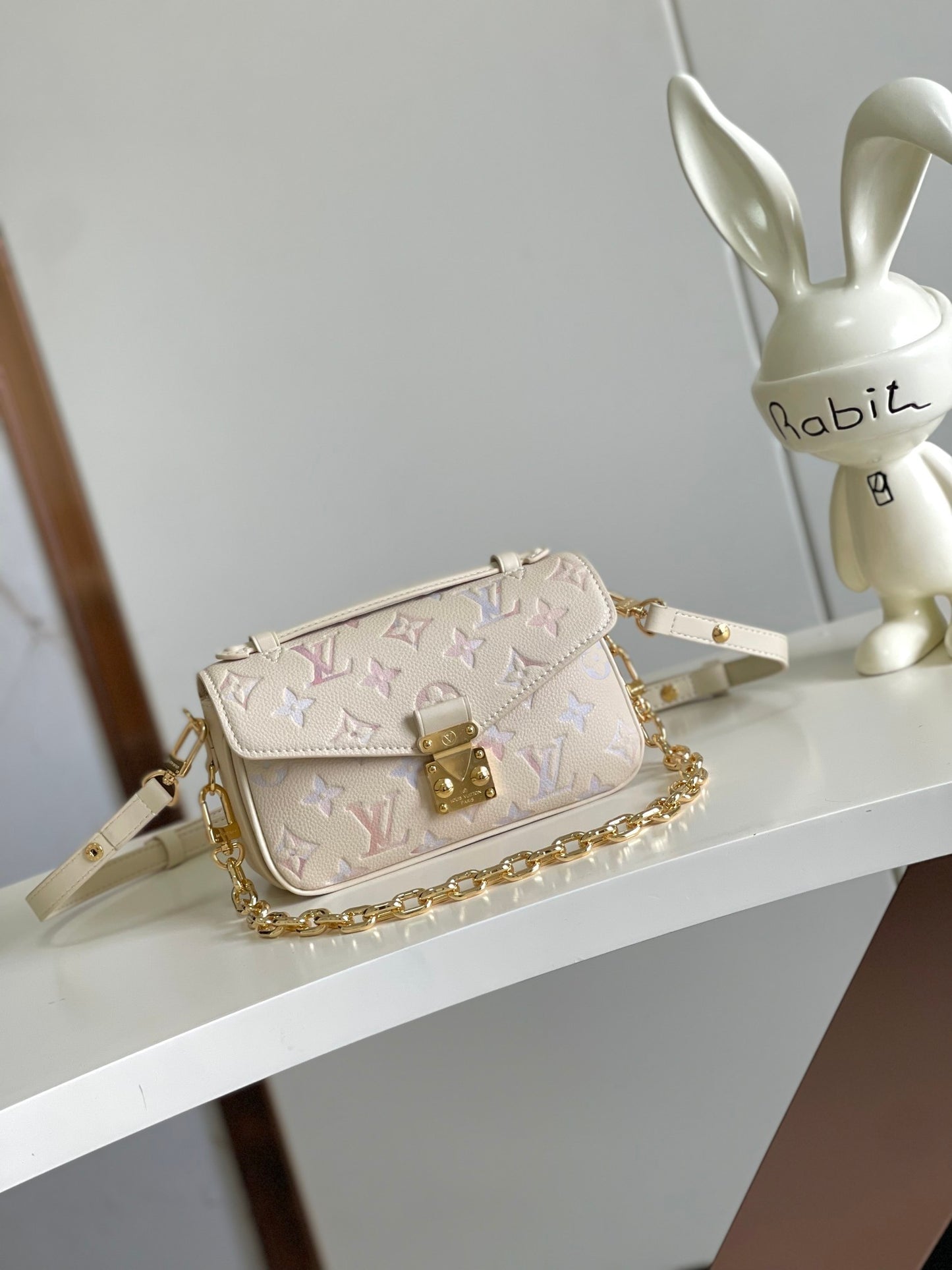 BAG-LV-W-107