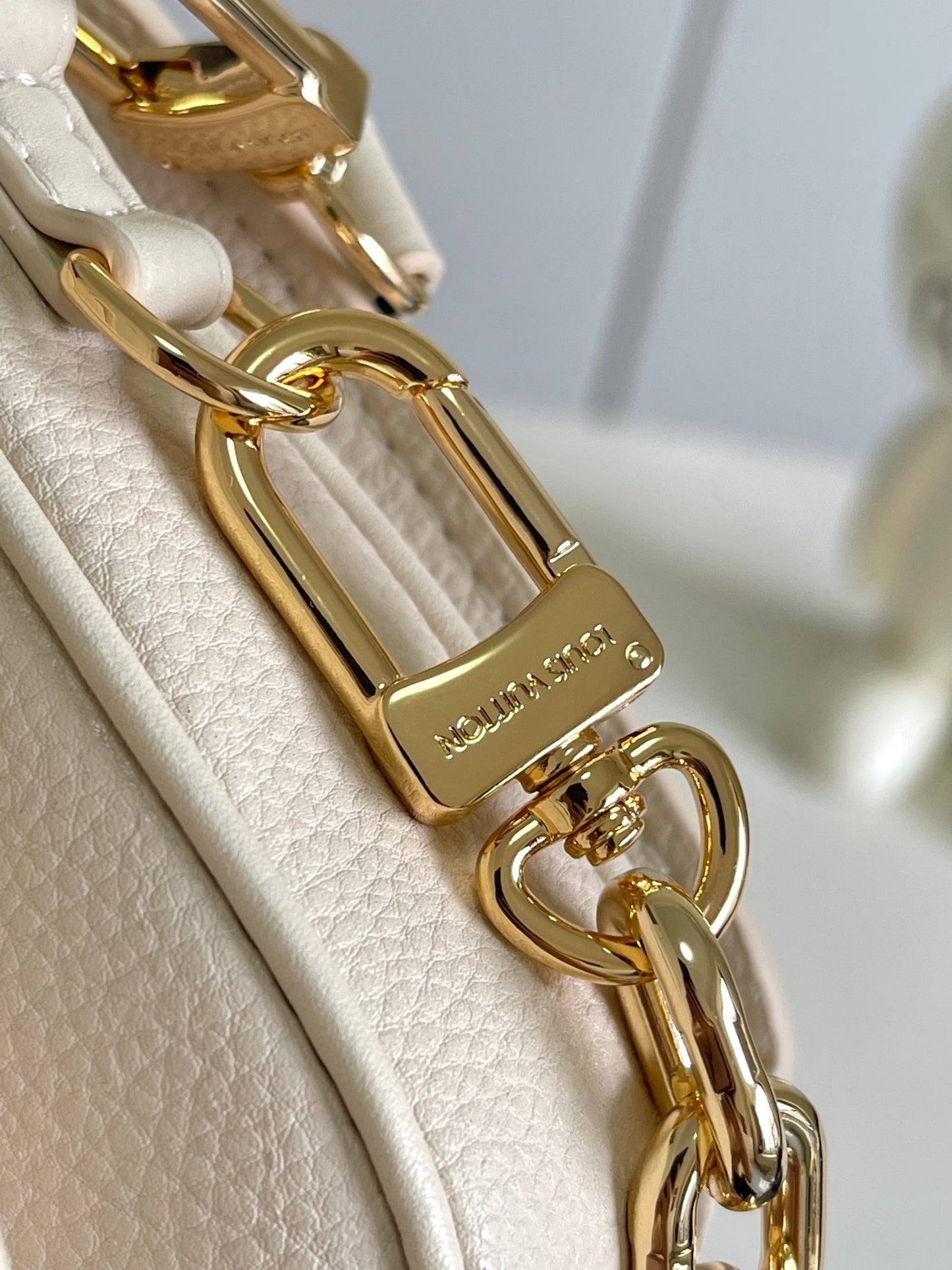 BAG-LV-W-107
