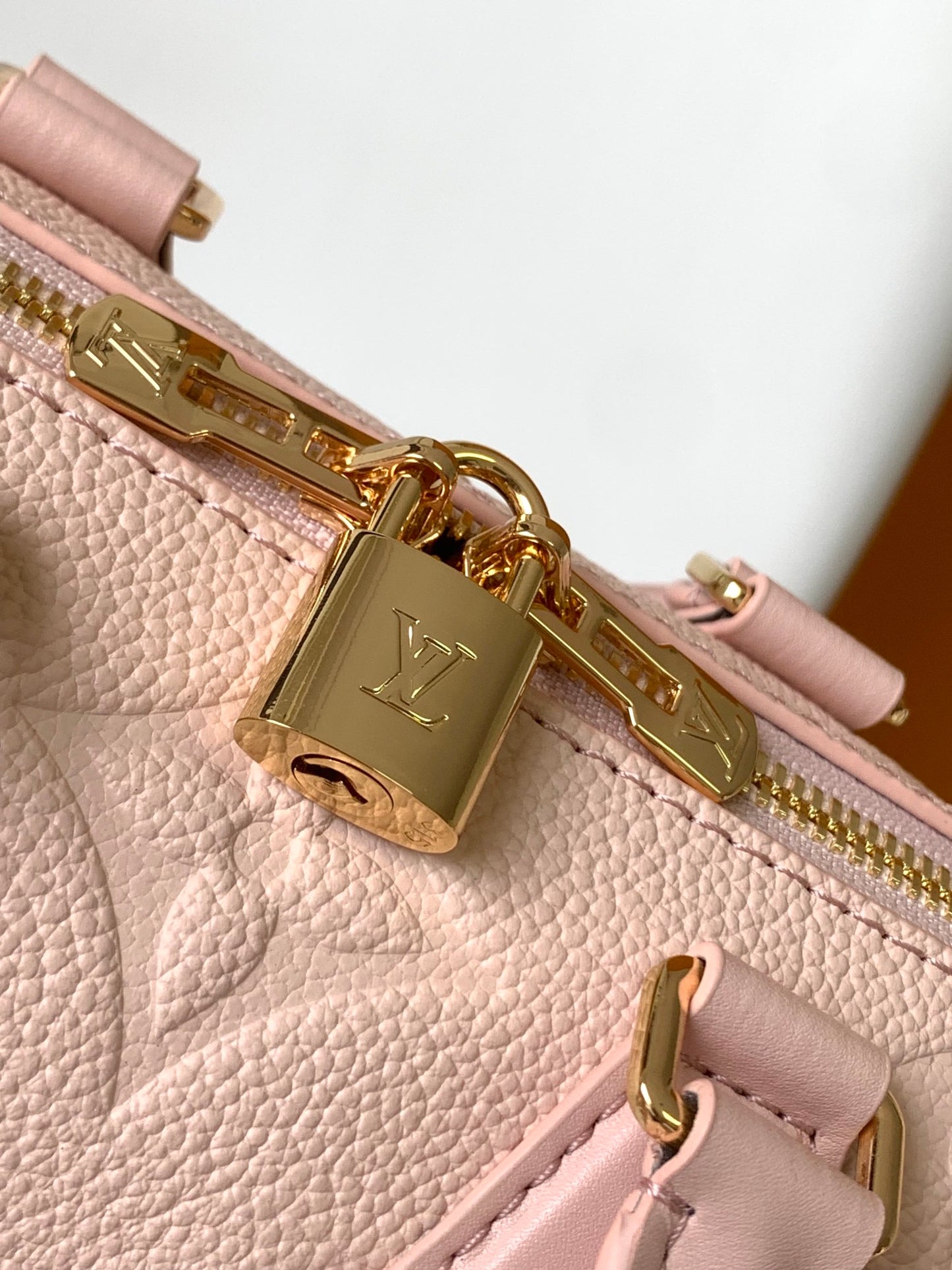 BAG-LV-W-NEW-560