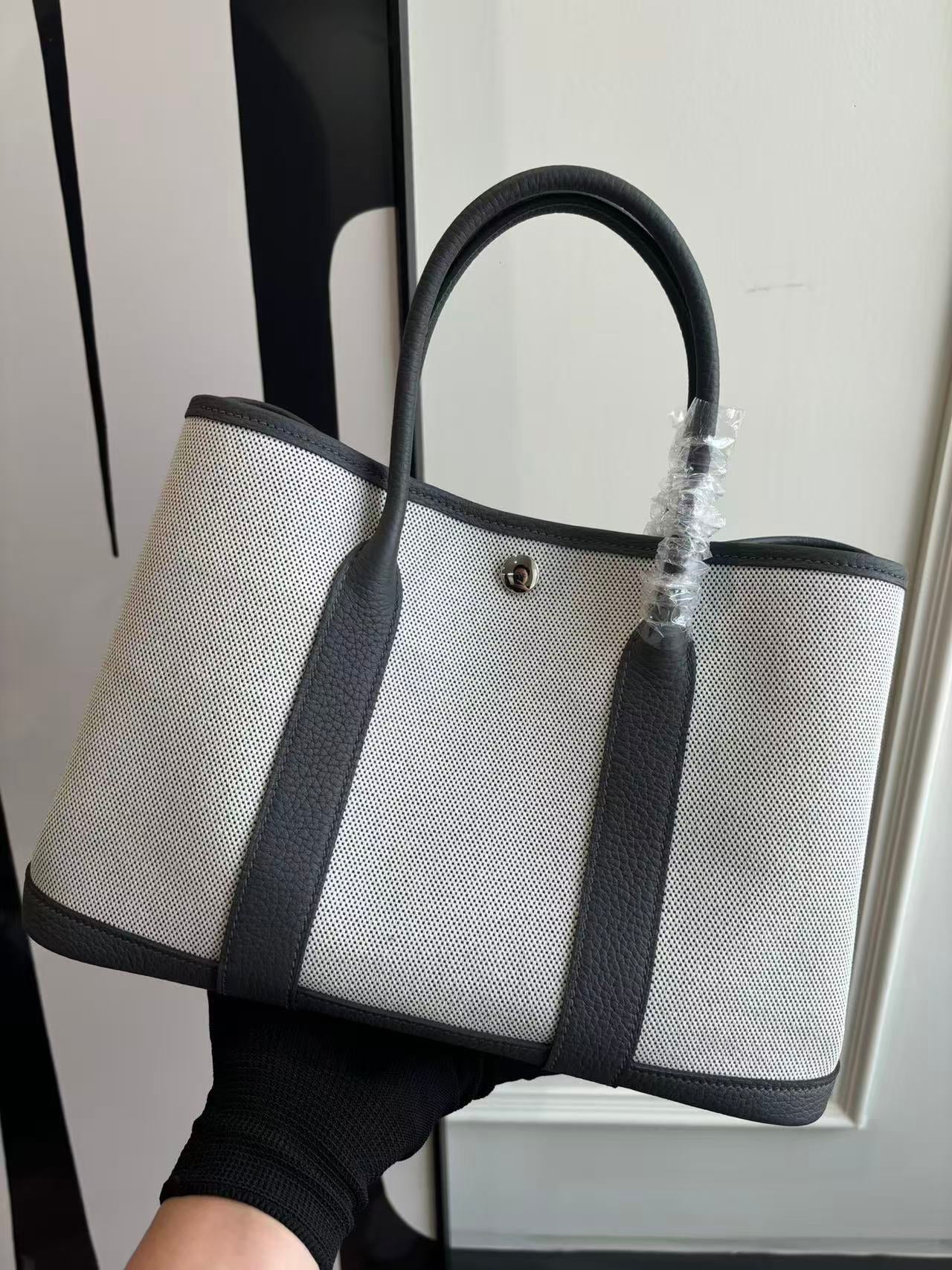 BAG-HMS-W-069