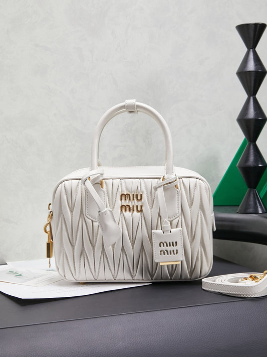 BAG-MIUMIU-LY-104