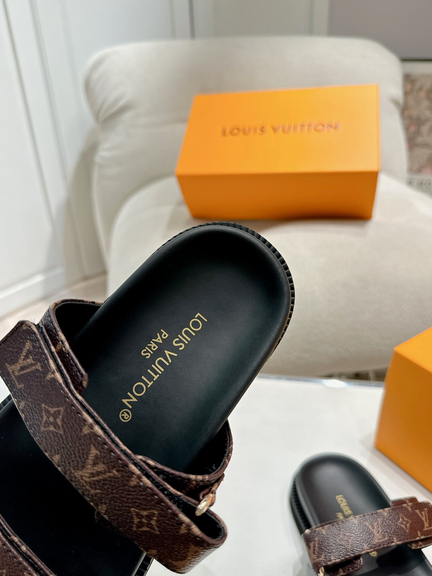 SHOES-LV-LY-054