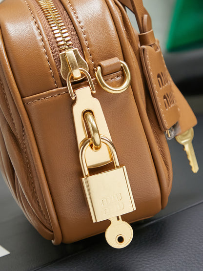 BAG-MIUMIU-LY-005