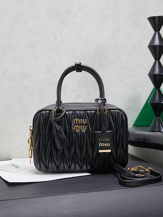 BAG-MIUMIU-LY-105