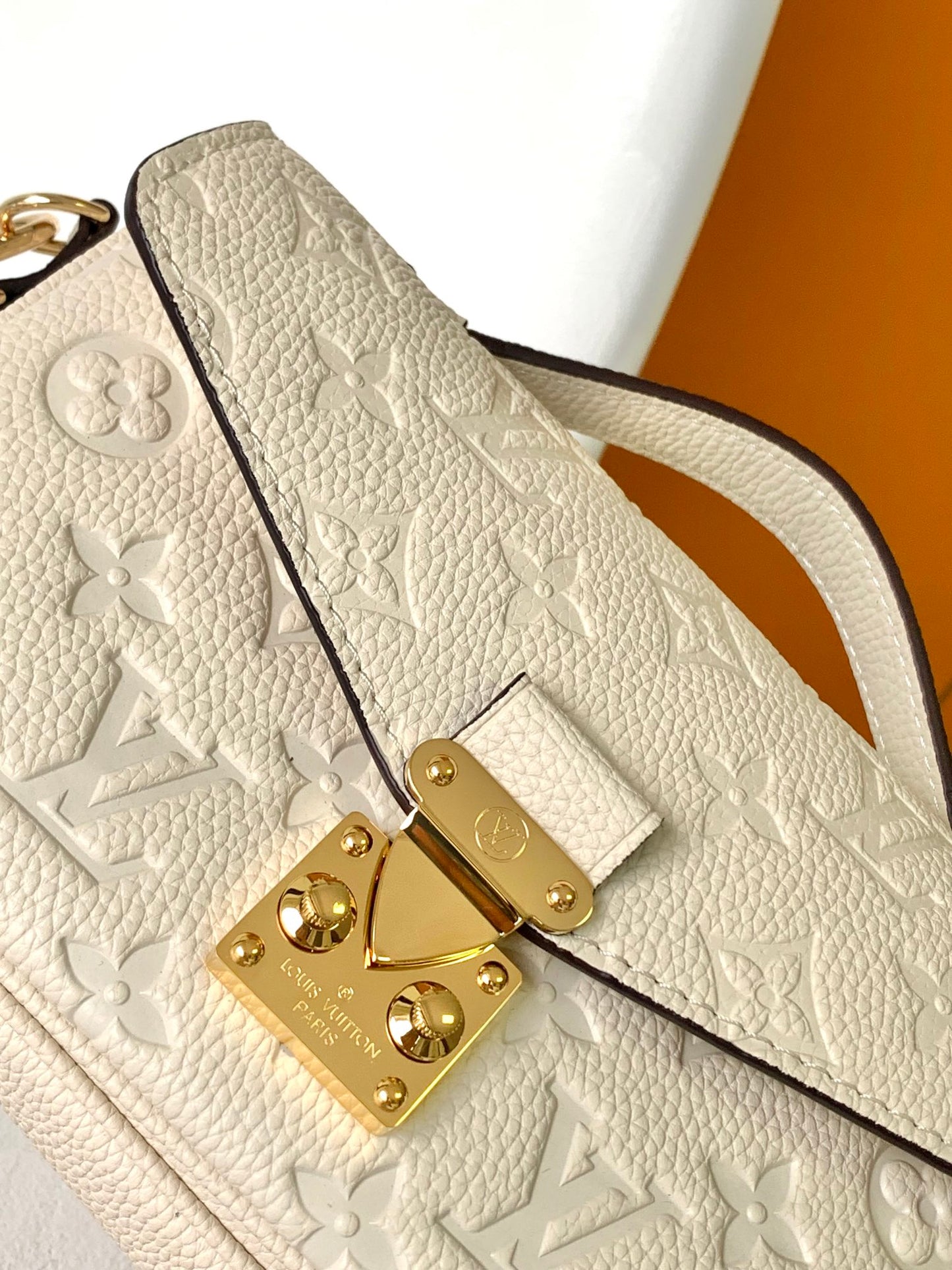 BAG-LV-W-NEW-588