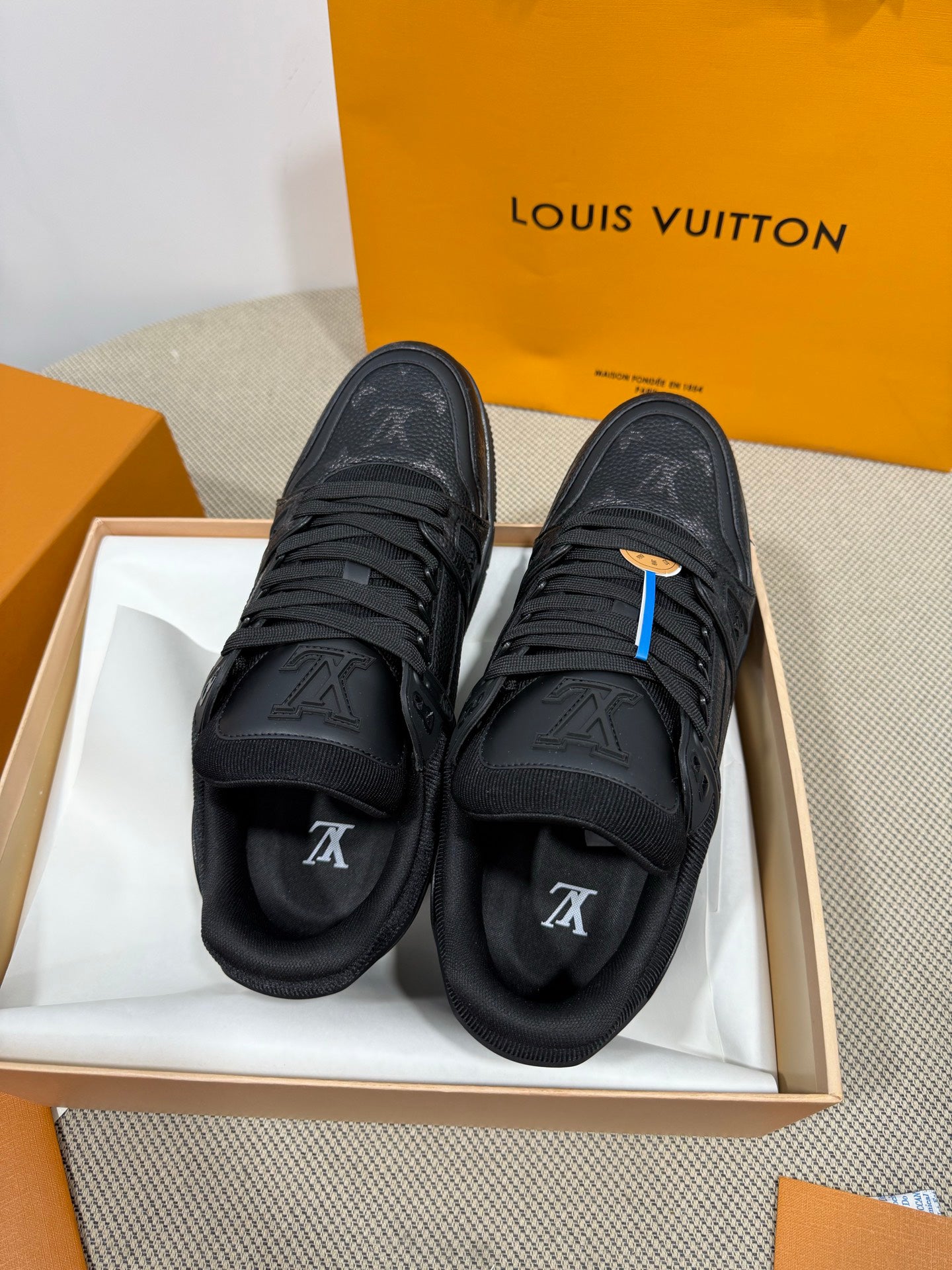 SHOES-LV-LY-360