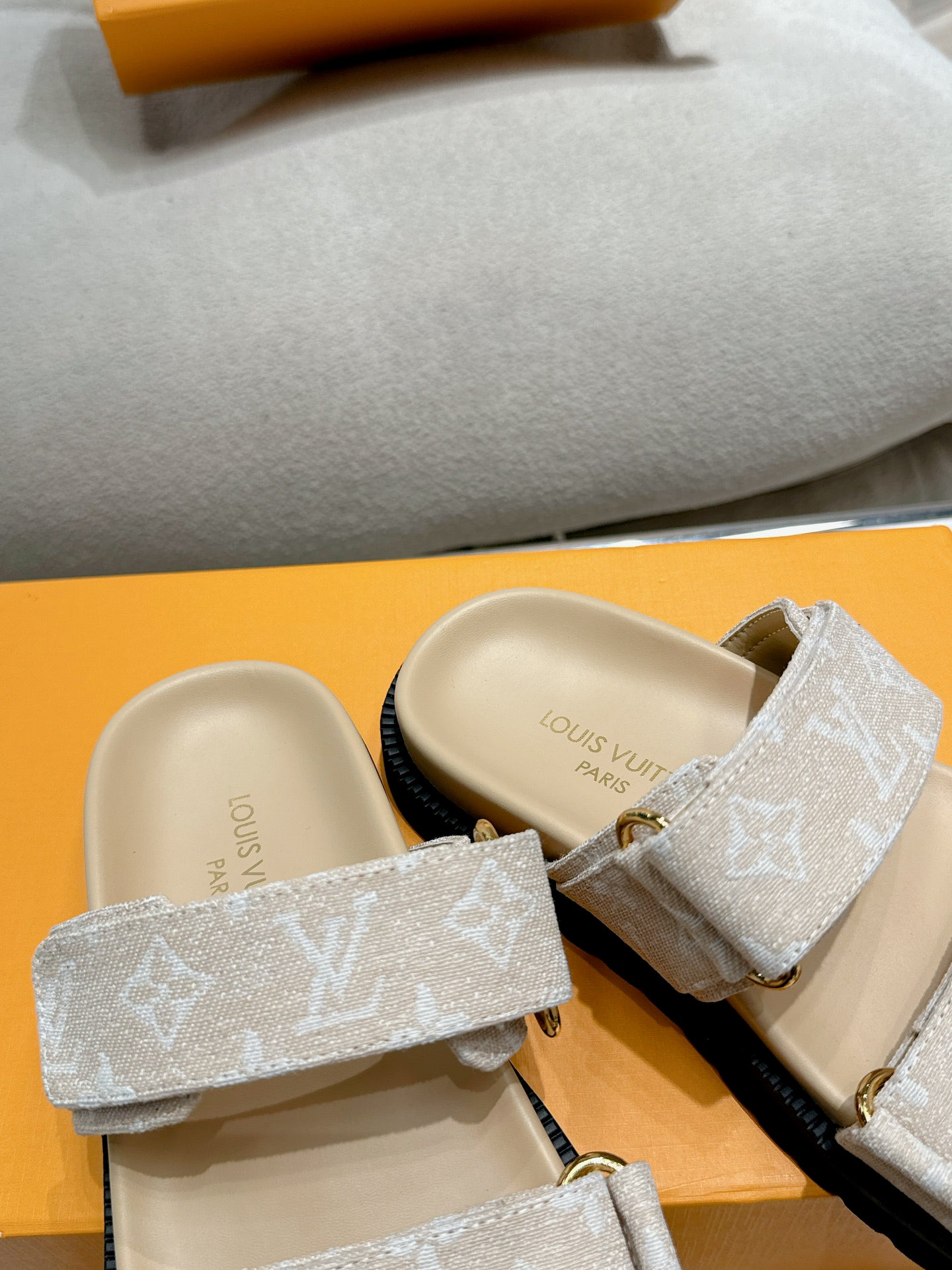 SHOES-LV-LY-028