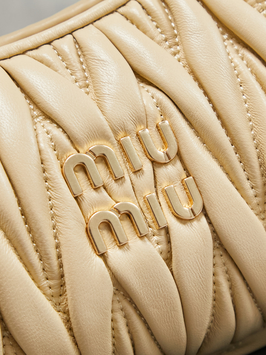 BAG-MIUMIU-LY-038