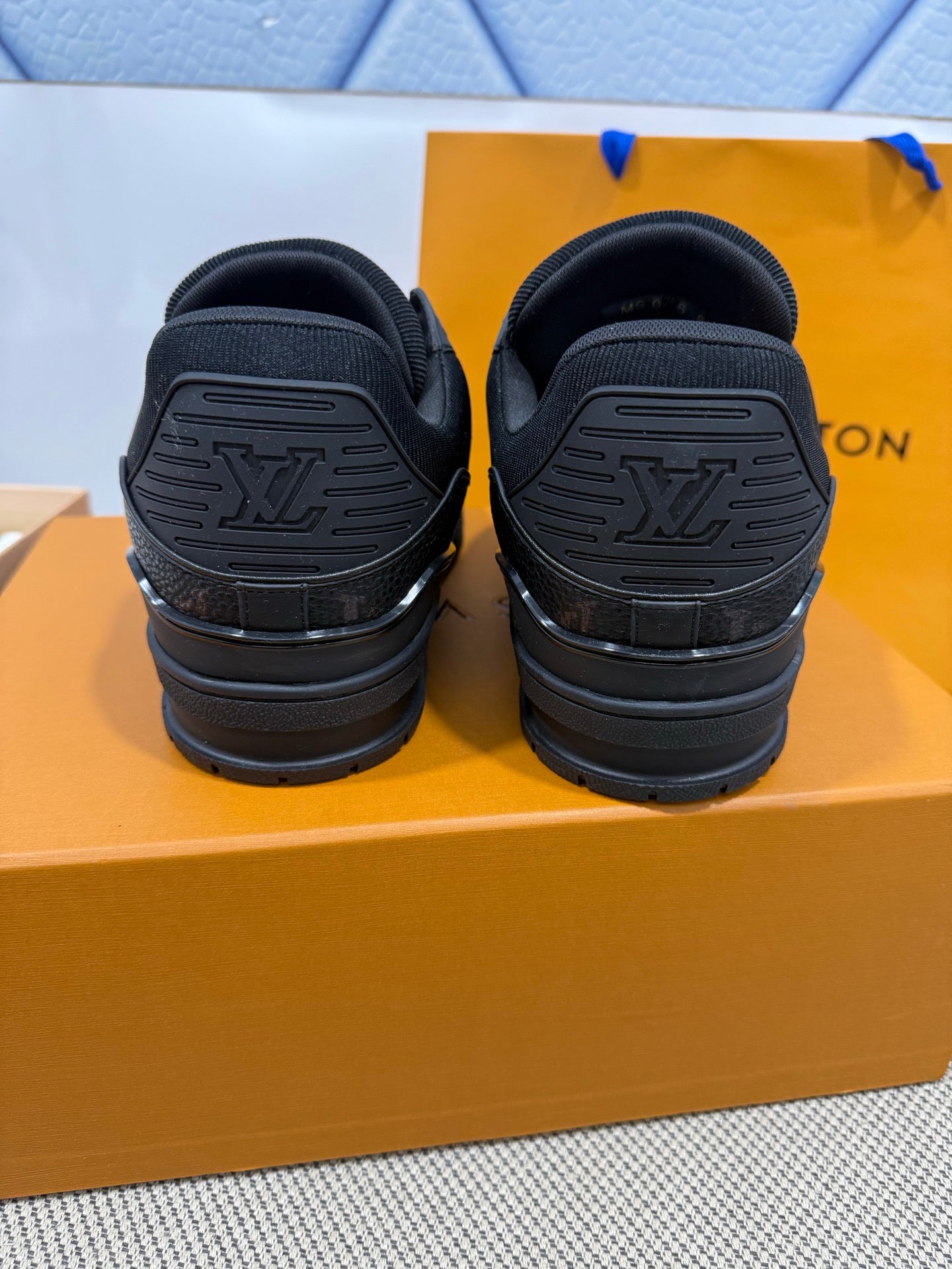 SHOES-LV-LY-360