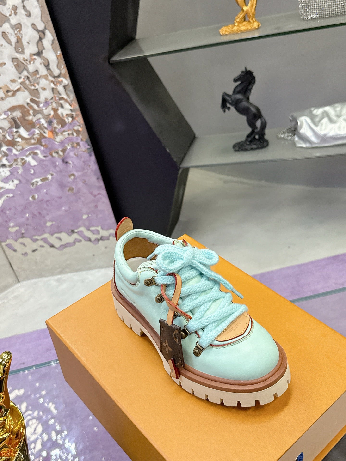 SHOES-LV-LY-570