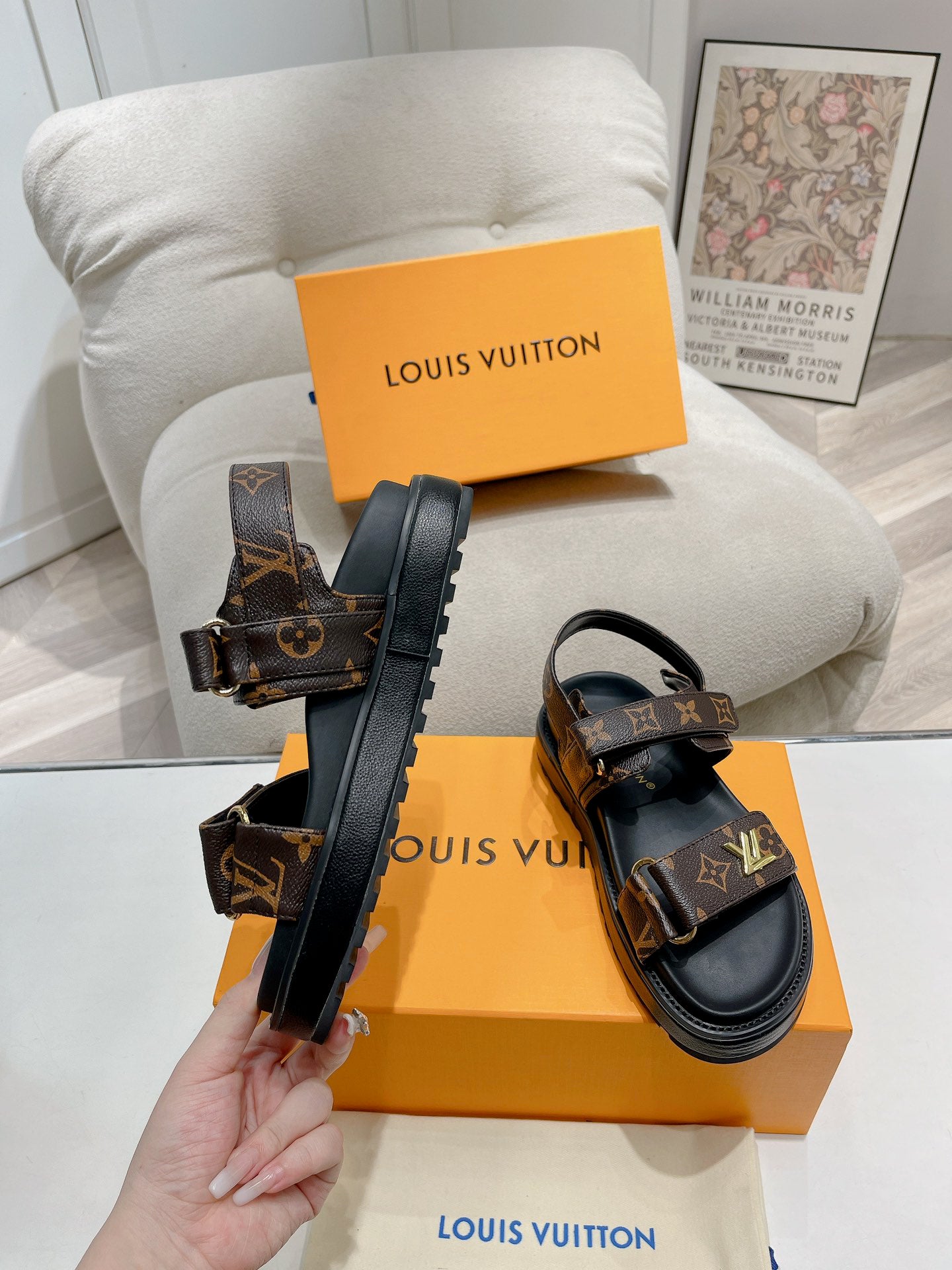 SHOES-LV-LY-018