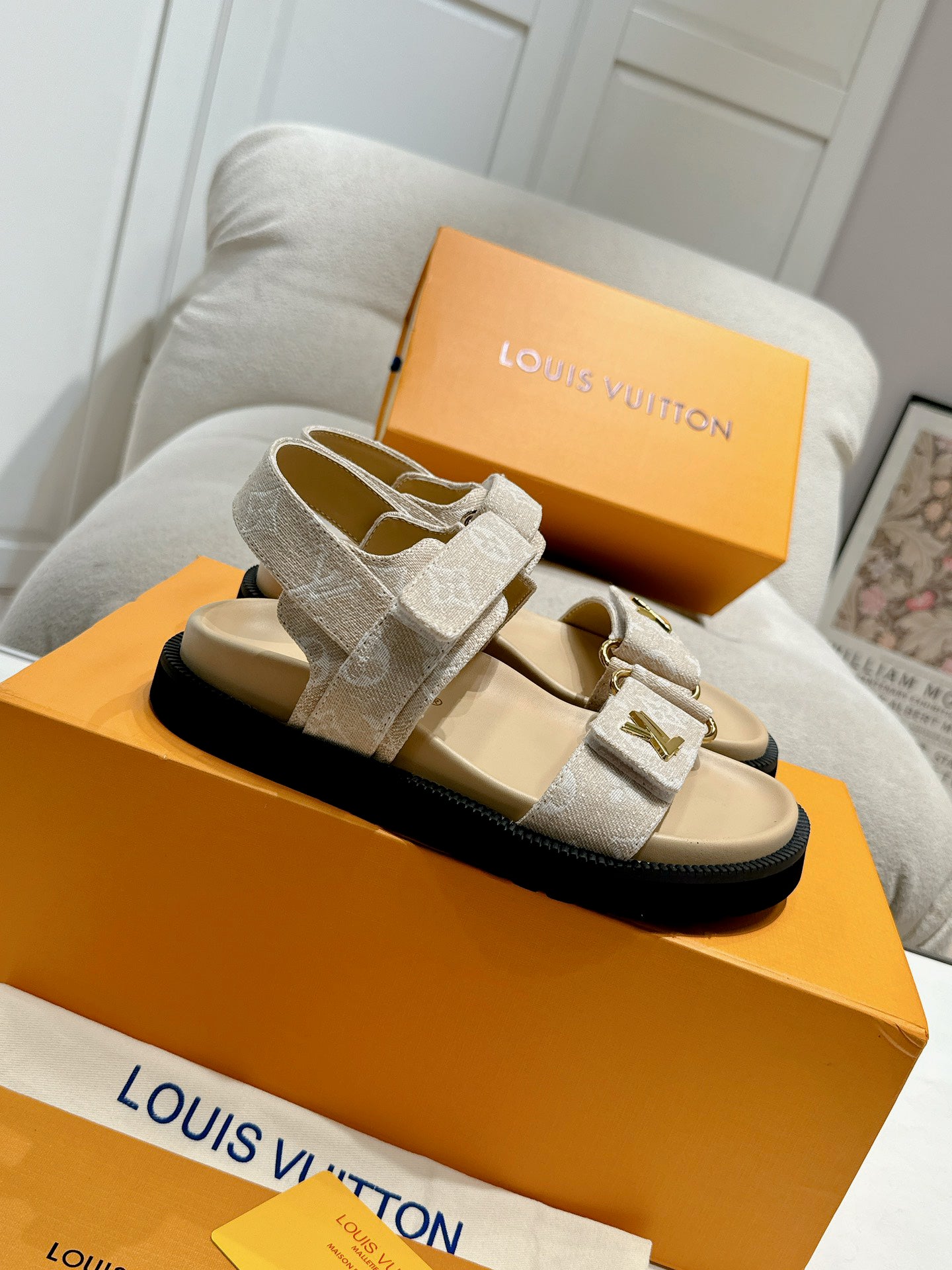 SHOES-LV-LY-027