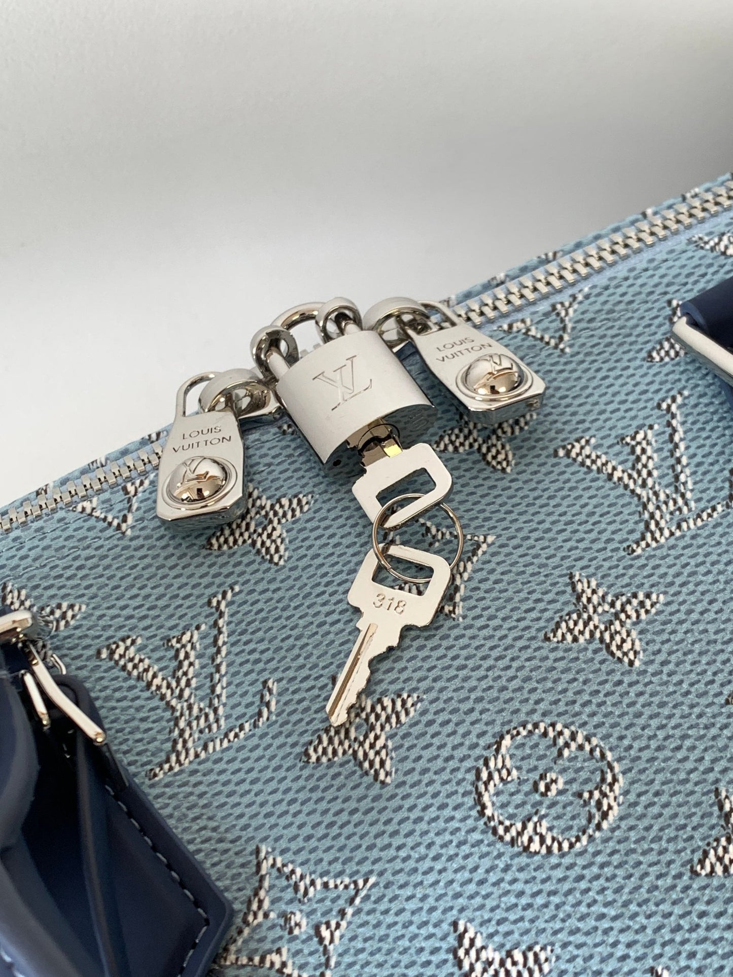 BAG-LV-W-NEW-235