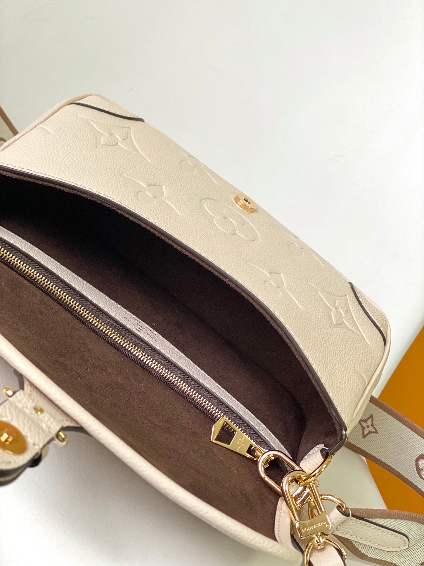 BAG-LV-W-NEW-1352