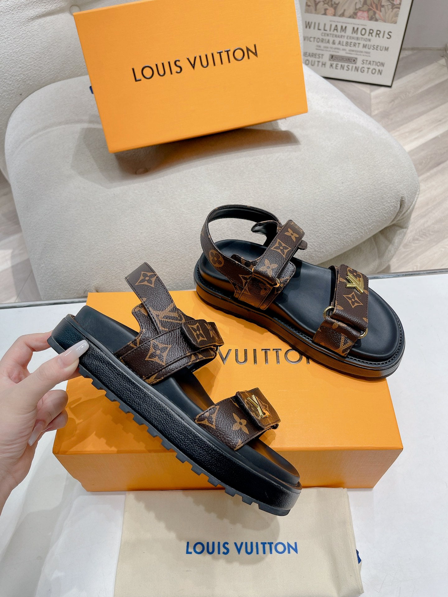 SHOES-LV-LY-018