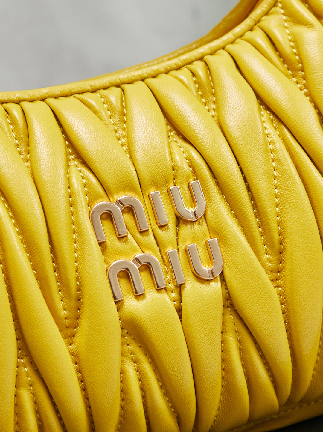 BAG-MIUMIU-LY-037