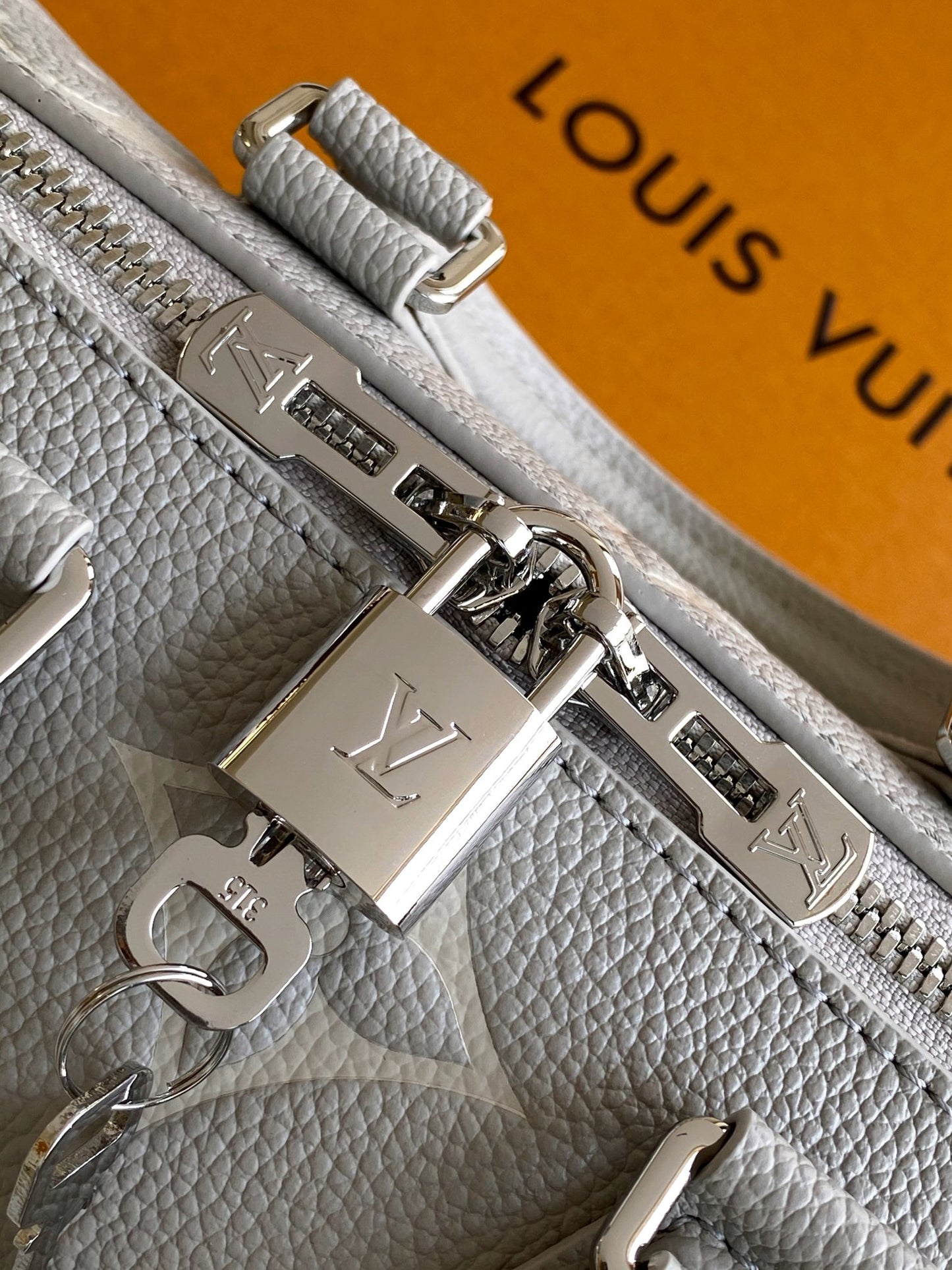 BAG-LV-W-NEW-572