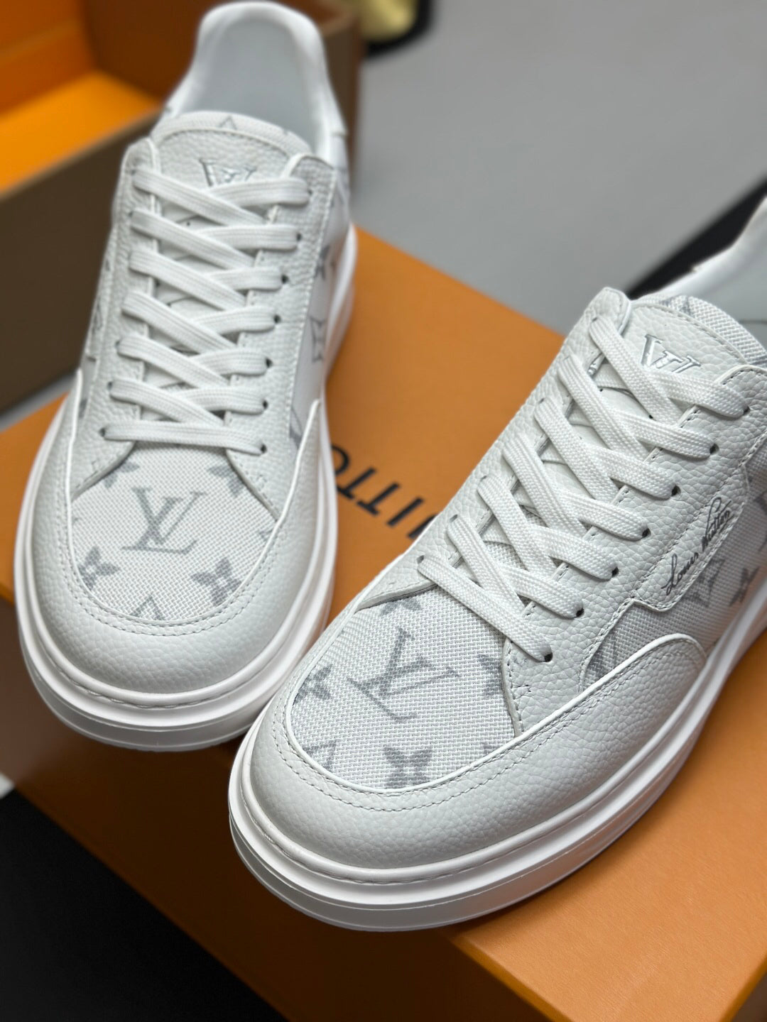 SHOES-LV-LY-370