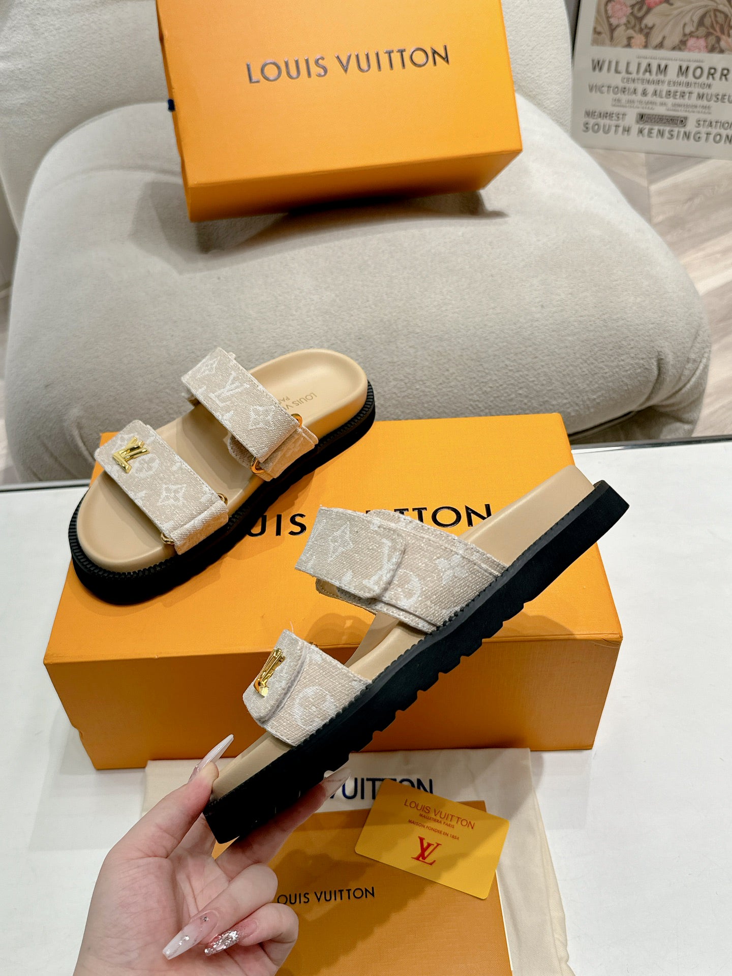 SHOES-LV-LY-028