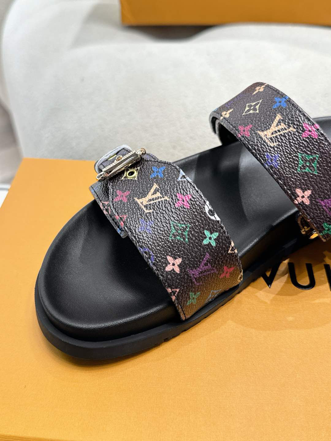 SHOES-LV-LY-102
