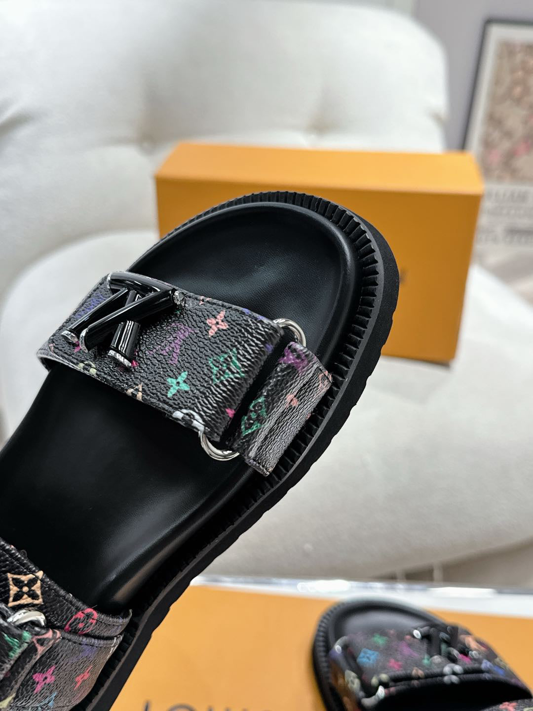 SHOES-LV-LY-095