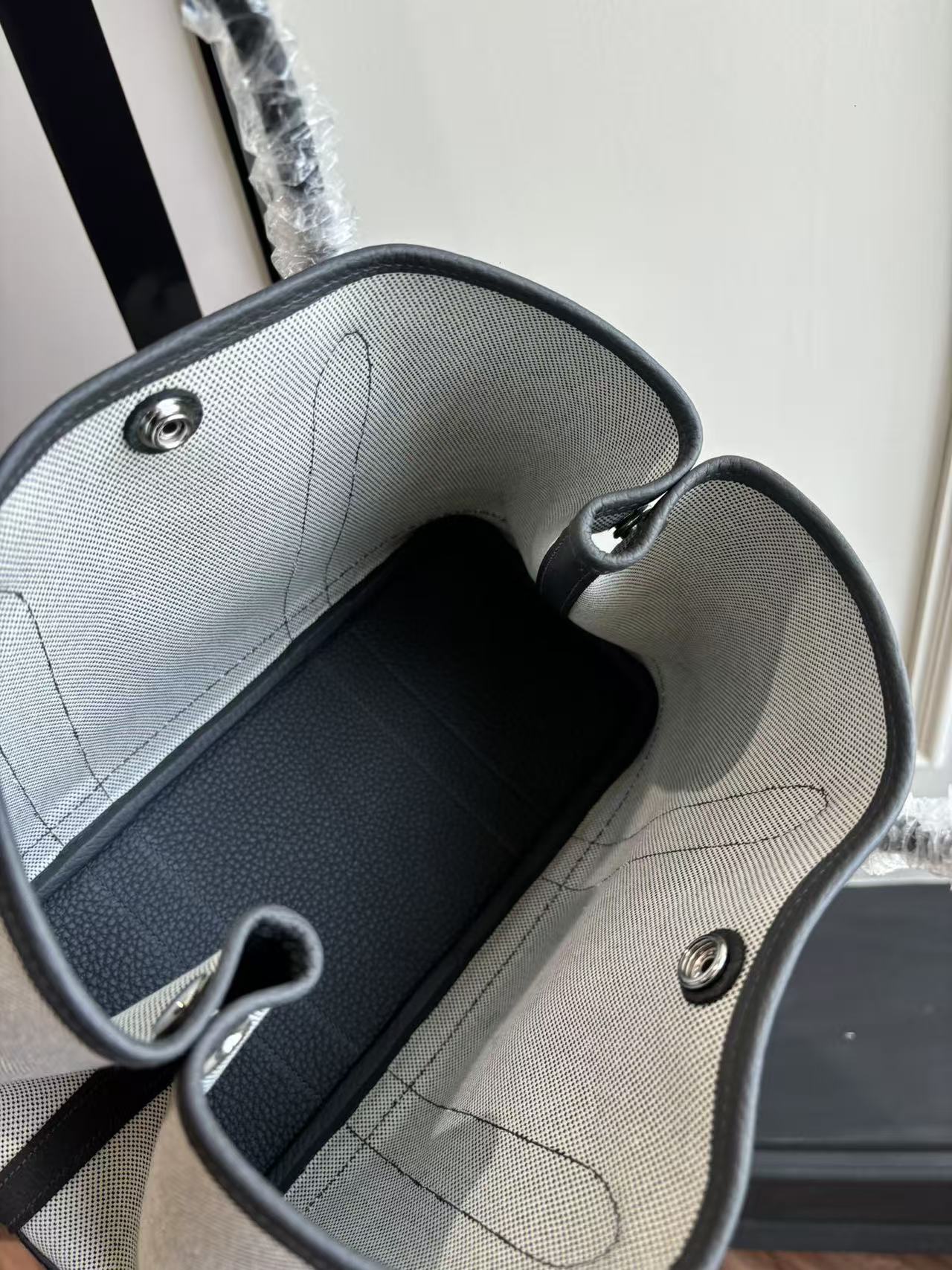 BAG-HMS-W-069