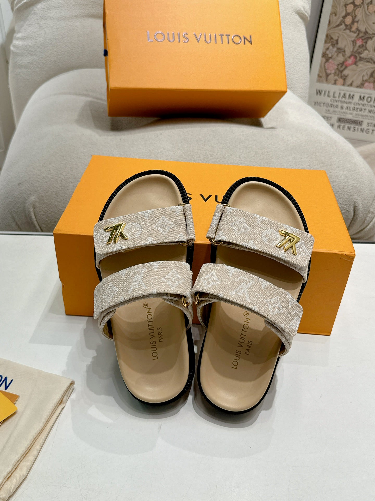 SHOES-LV-LY-028
