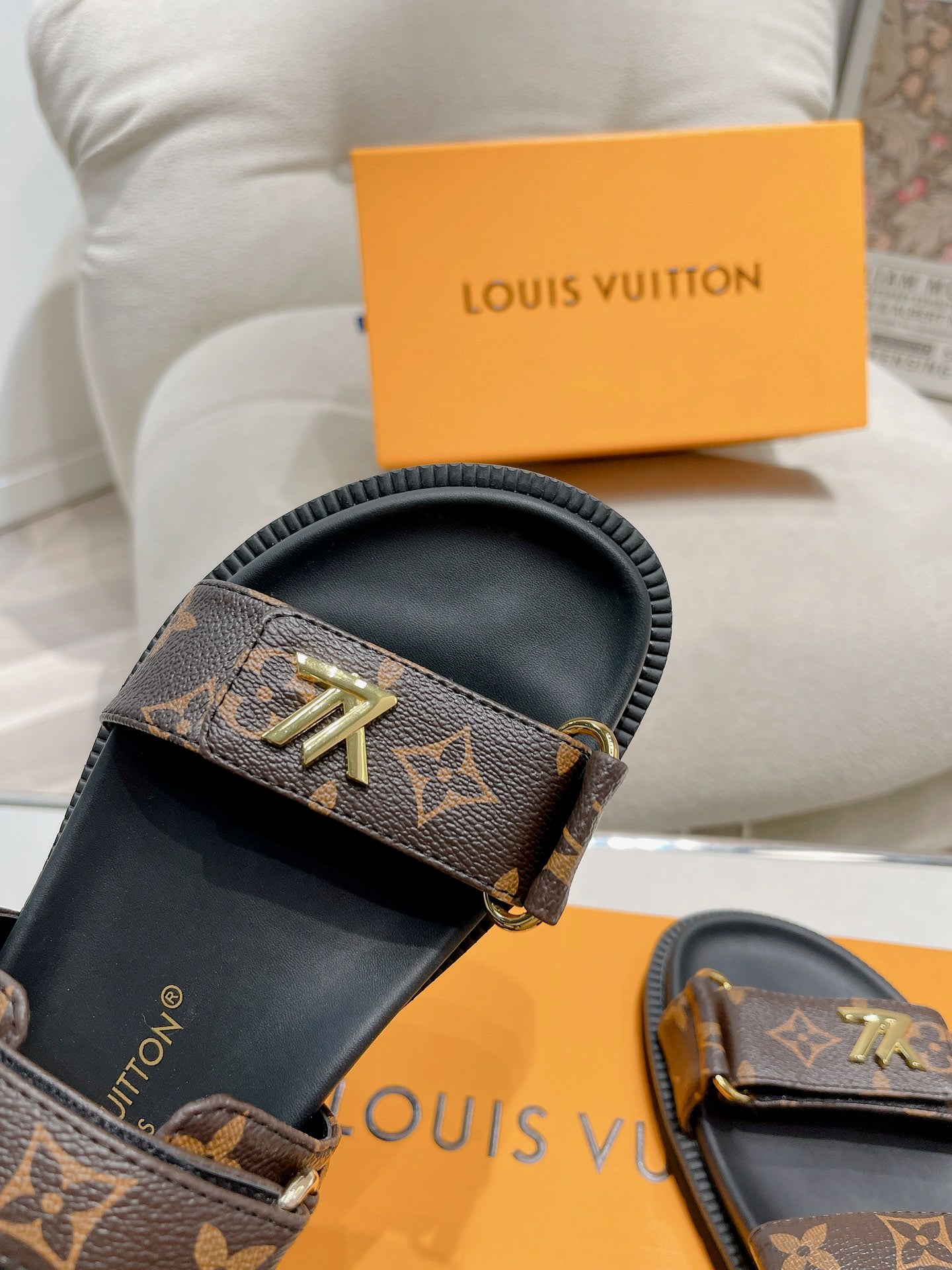 SHOES-LV-LY-114