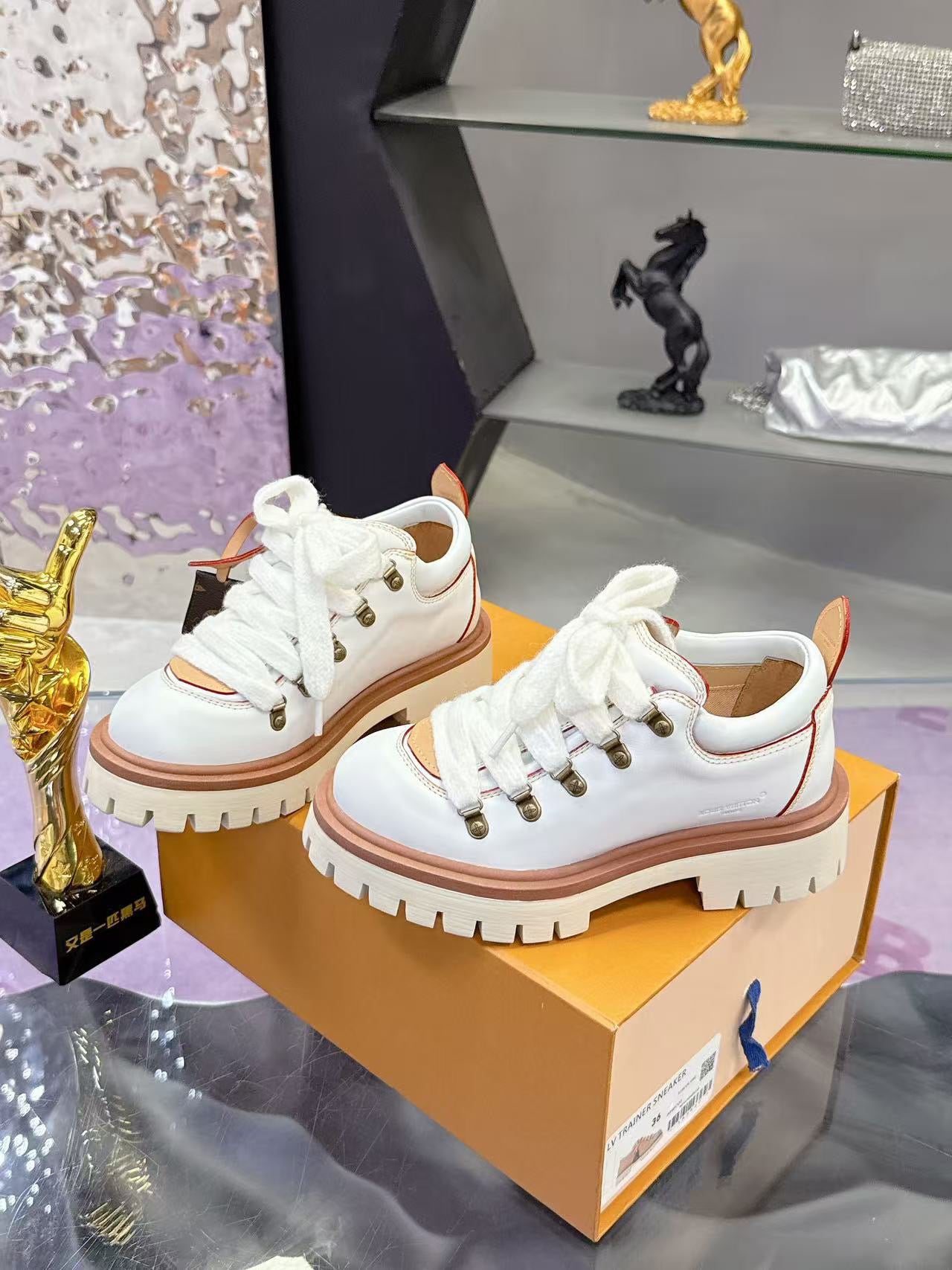 SHOES-LV-LY-560